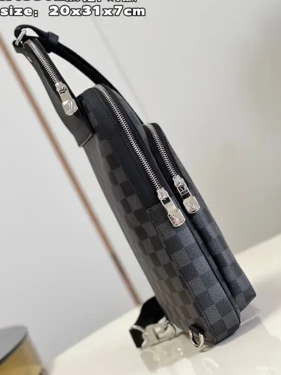VUITTON Avenue NM-31*20*7CM Slingbag LOUIS 0501